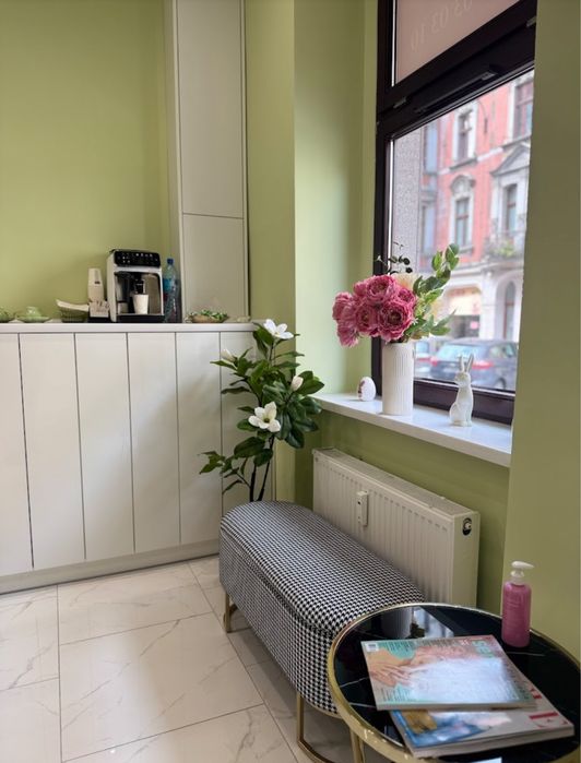 Wynajmę stanowisko manicure, centum Katowic blisko rynku