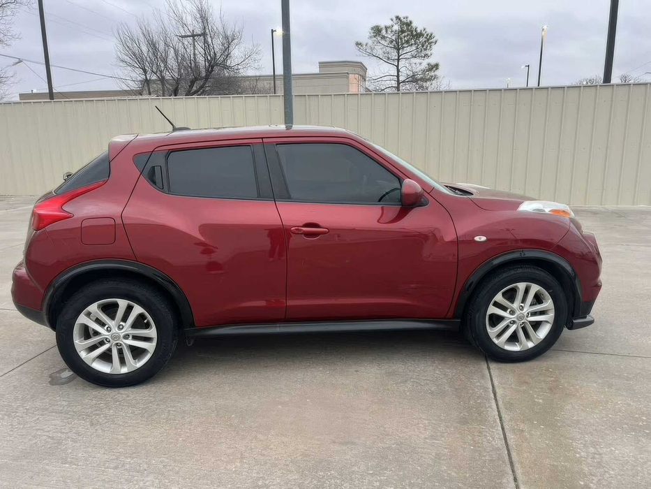 Nissan Juke SV      2013