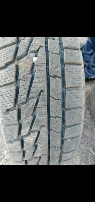 Продам  вживану гуму   215/55/R17  98H, PREMIORRI,