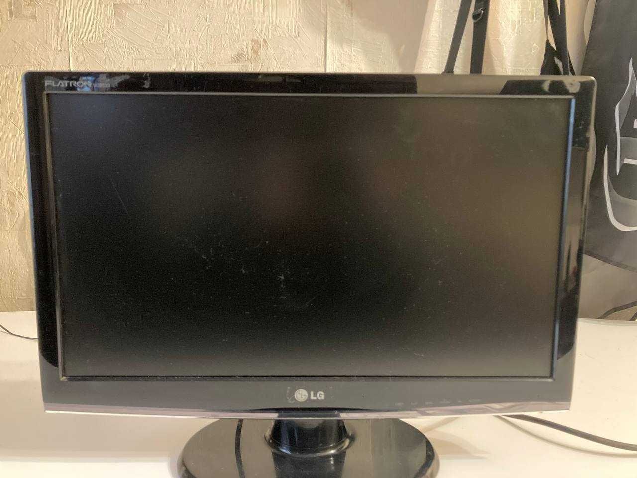 Монитор LG flatron W2253S