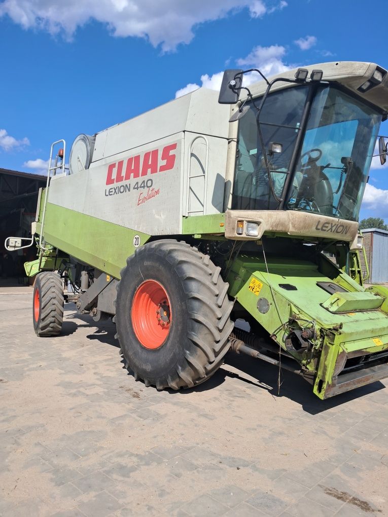 Claas LEXION 440 EVOLUTION Przystawka do kukurydzy 6 rzędów