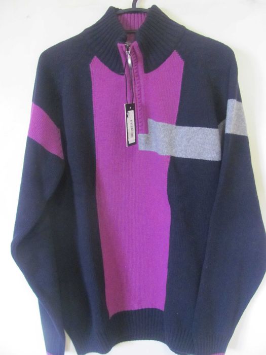 Magníficos e apelativos sweaters vintage, novos, com etiquetas.