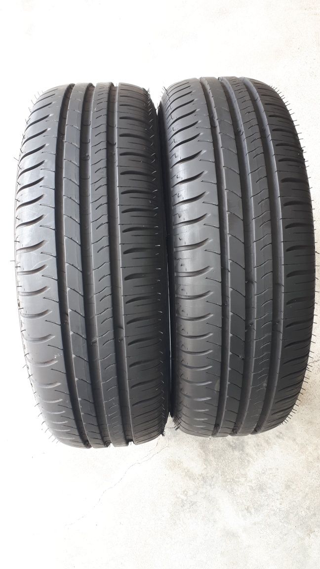 Quatro pneus novos 185/60 r15 84T Michelin e Dunlop  p/ Renault Clio