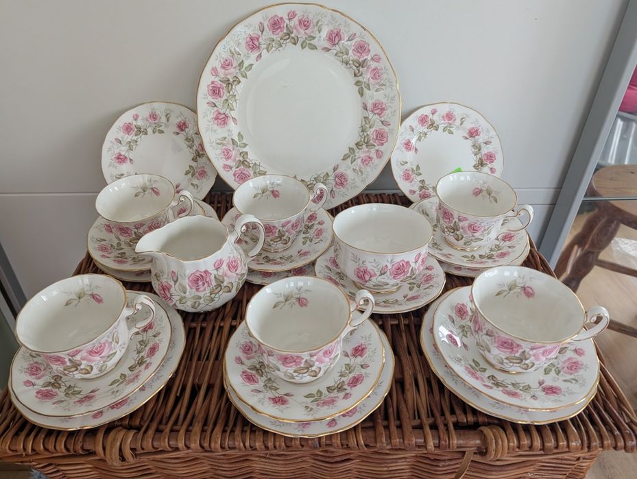 Royal Albert komplet filiżanek