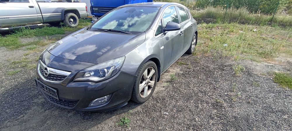 maska klapa silnika opel astra J lak 177
