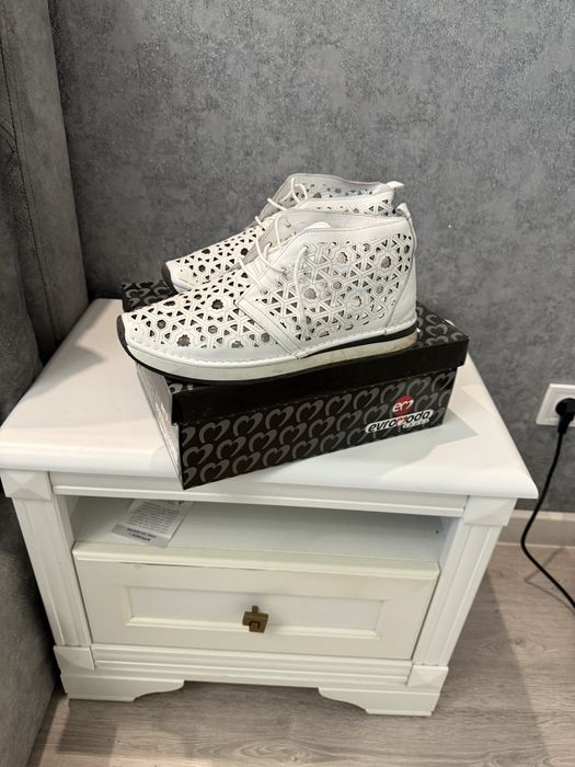 Оригиналы  новые 41 р стелька 27 Сальвадор Ферогама