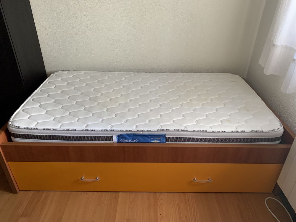 Cama individual com cama dupla