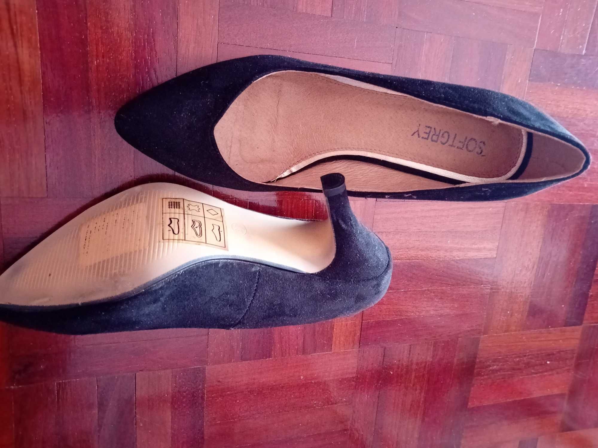 Sapatos de senhora Soft Grey, em camurça preta, número 37