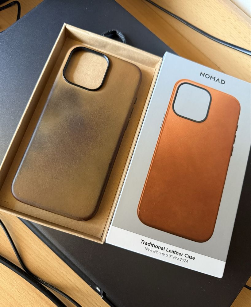 NOMAD Traditional Lether Case for Iphone 16 Pro Max