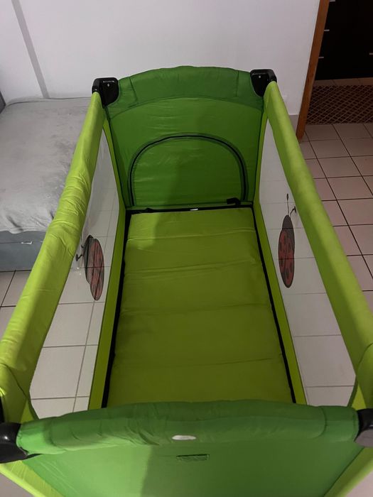 Vendo cama de viagem de bebe