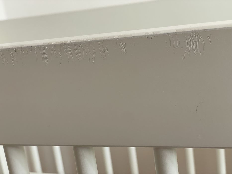 Łóżeczko z materacem (i funkcją kołyski)