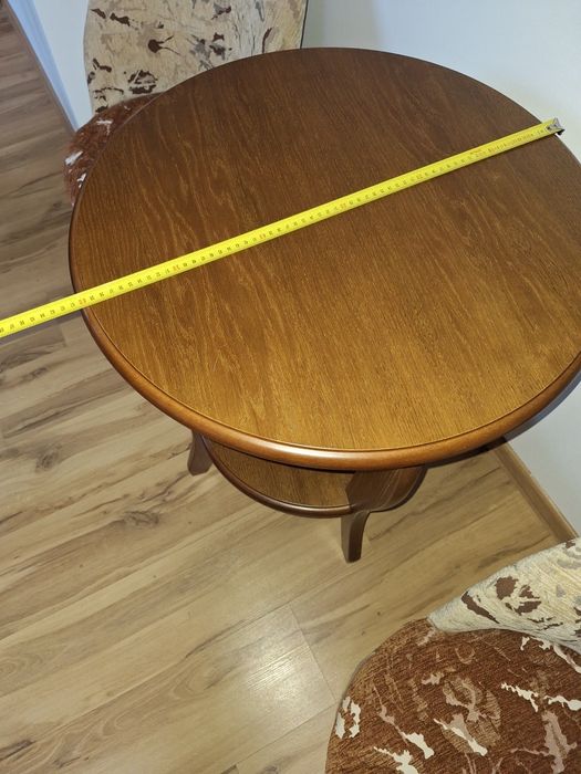 Sprzedam pufy i stolik.