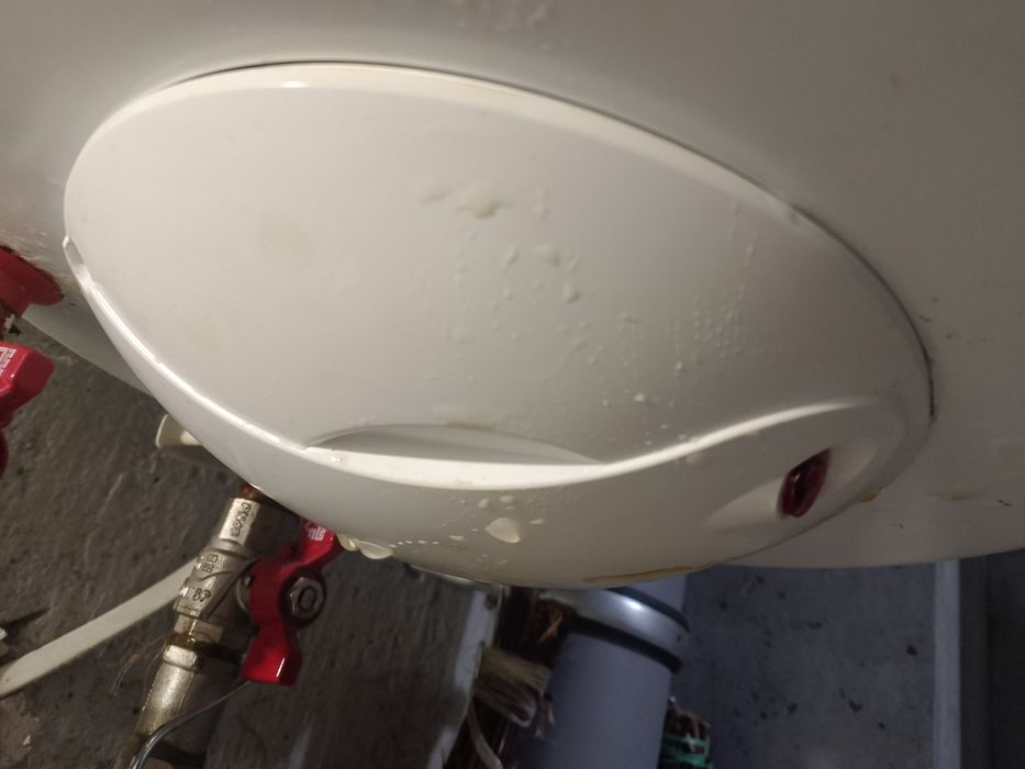 Бойлер новатек 80л. Под ремонт или на з/ч