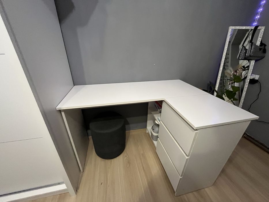 Biurko narożne z szafkami