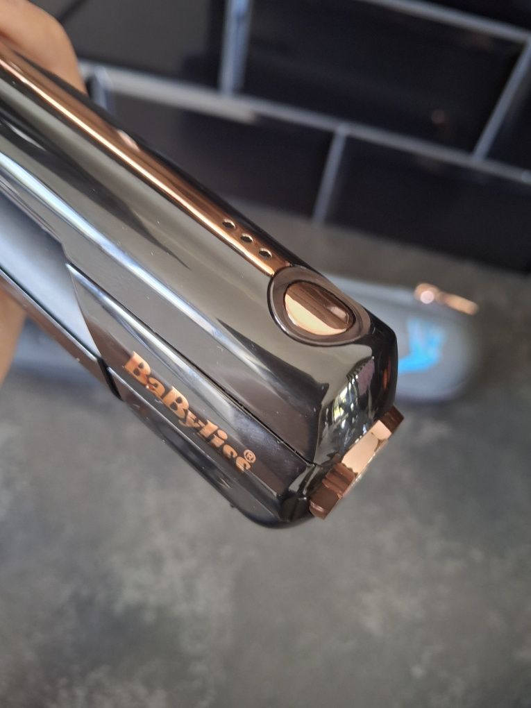 Nowa, bezprzewodowa prostownica do włosów BaByliss 9000 Cordless Strai