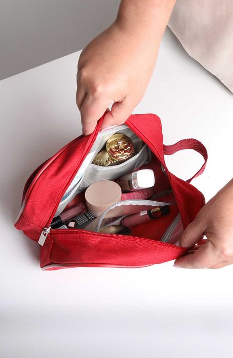 Kosmetyczka 4 kieszenie dwie na suwak 26x10x18cm