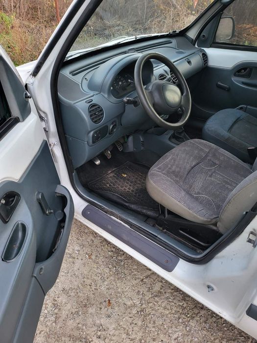 Сімейний або для роботи автомобіль