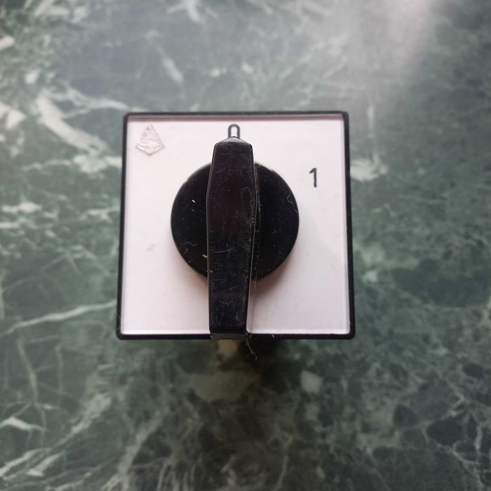 Łącznik krzywkowy 0-1 25A 4G25-U