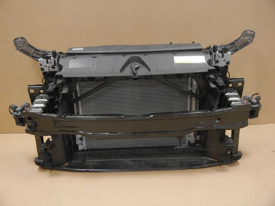 AUDI A3 8Y Передня панель, телевізор