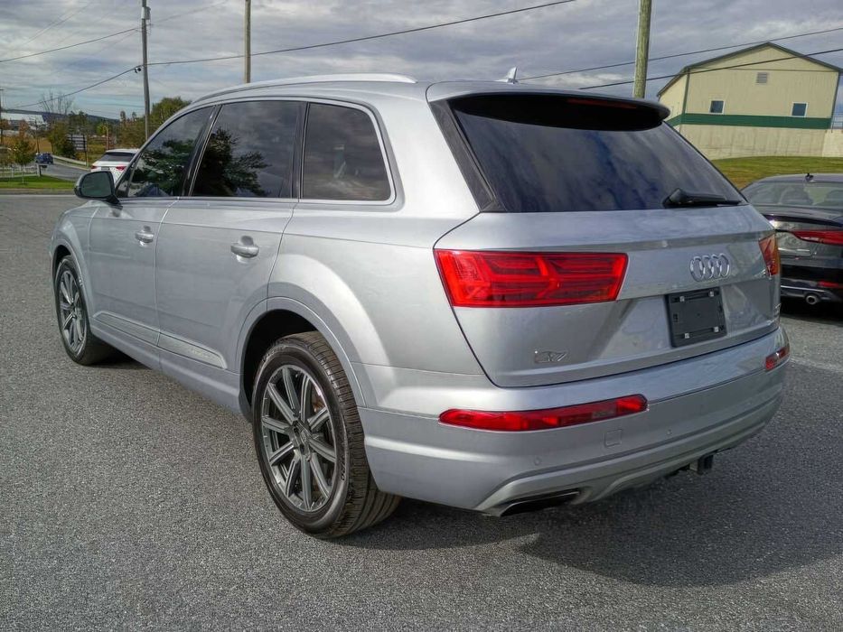 Audi Q7      2018