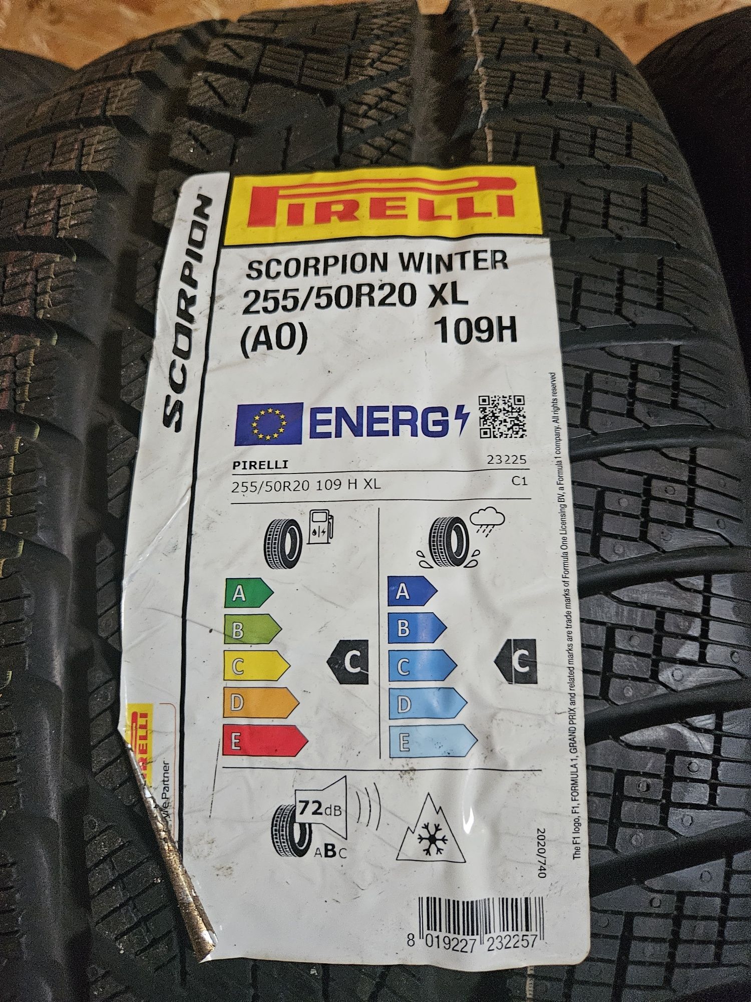 Opony zimowe 255/50/20 pirelli scorpion winter AO audi q7 q8
