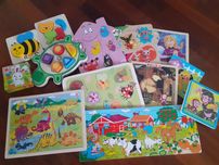 Puzzle drewniane dla najmlodszych .