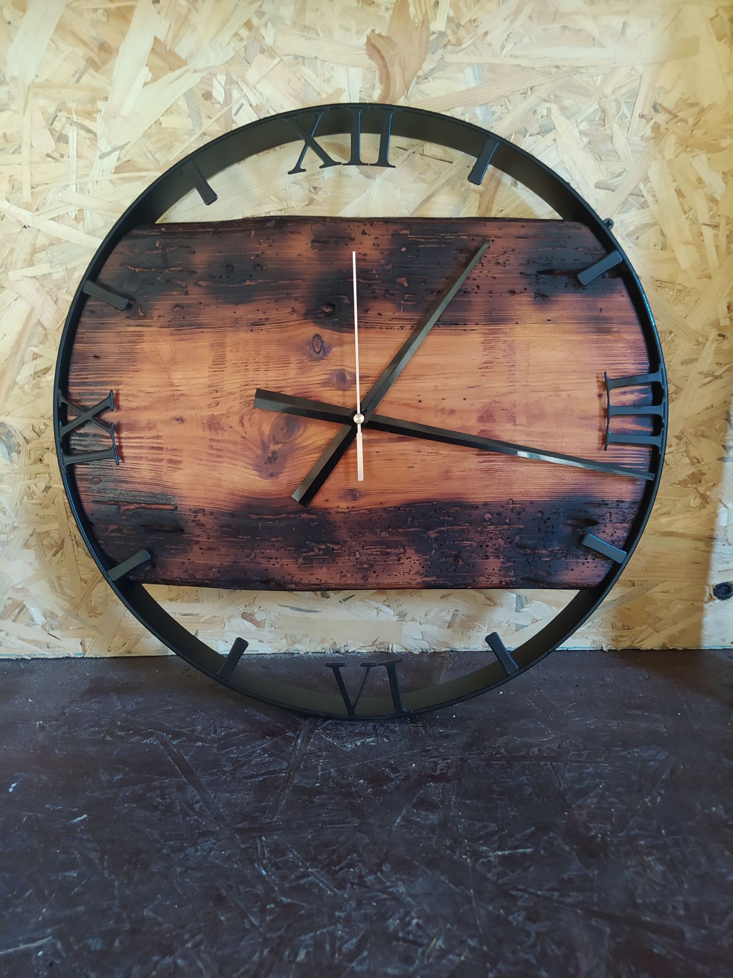 Zegar ścienny w obręczy Loft. 40 cm.