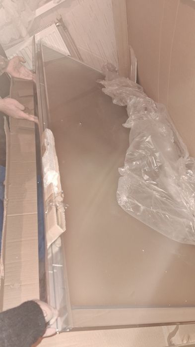 Душова кабінка скляна перегородка