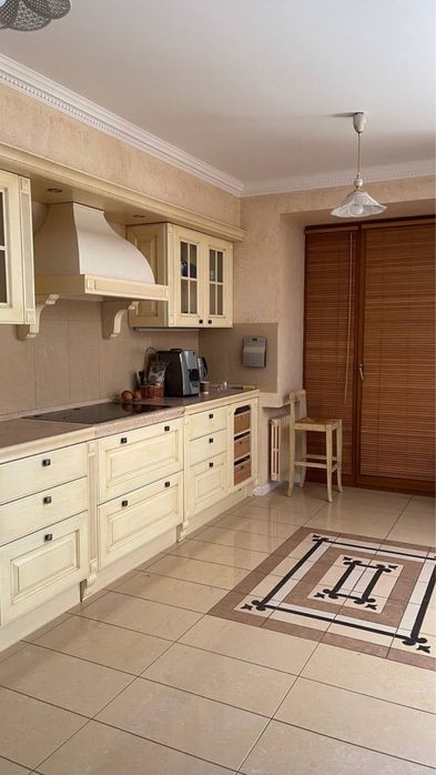 2-х кімнатна квартира з кухнею-студією