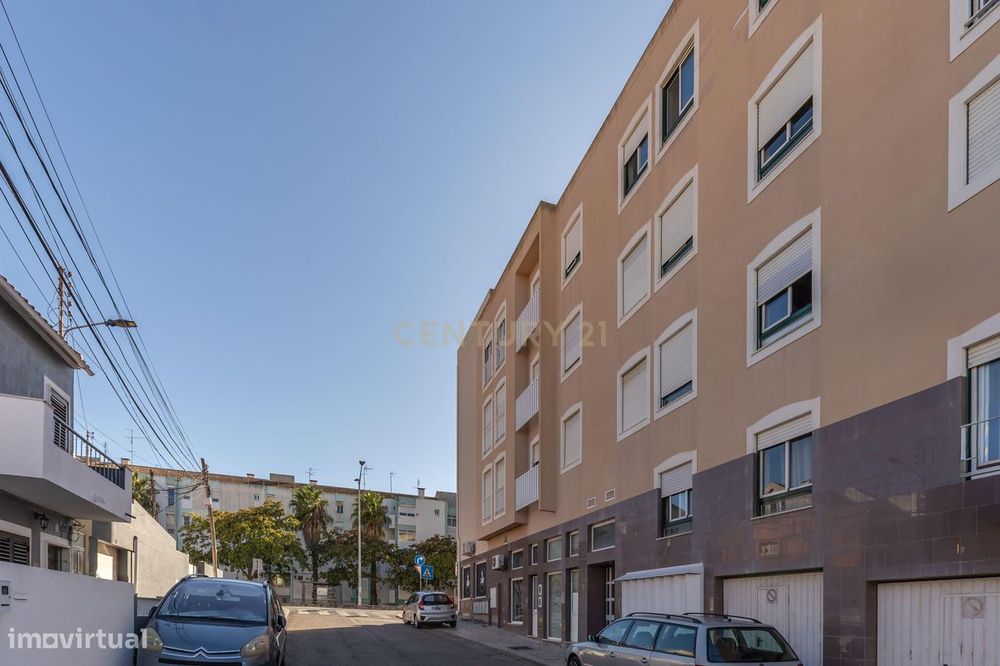 Apartamento T2 com Excelentes Áreas –  Terroa, Setúbal
