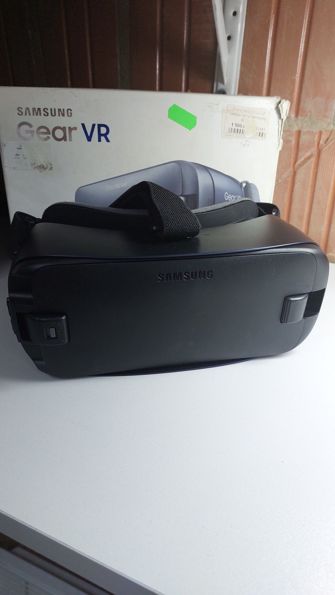 Окуляри віртуальної реальності Samsung Gear VR (SM-R323N8KA)