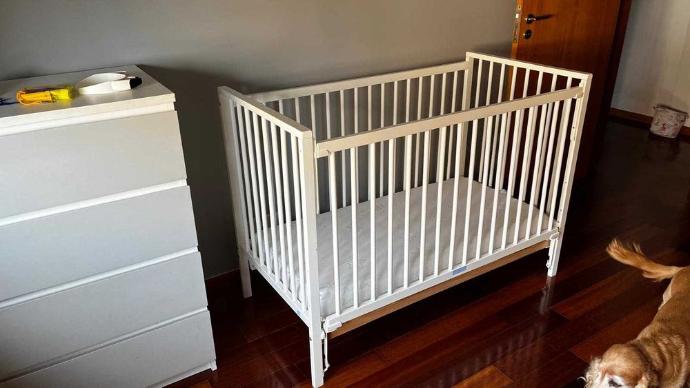 Cama de Grades de Bebé em Excelente Estado