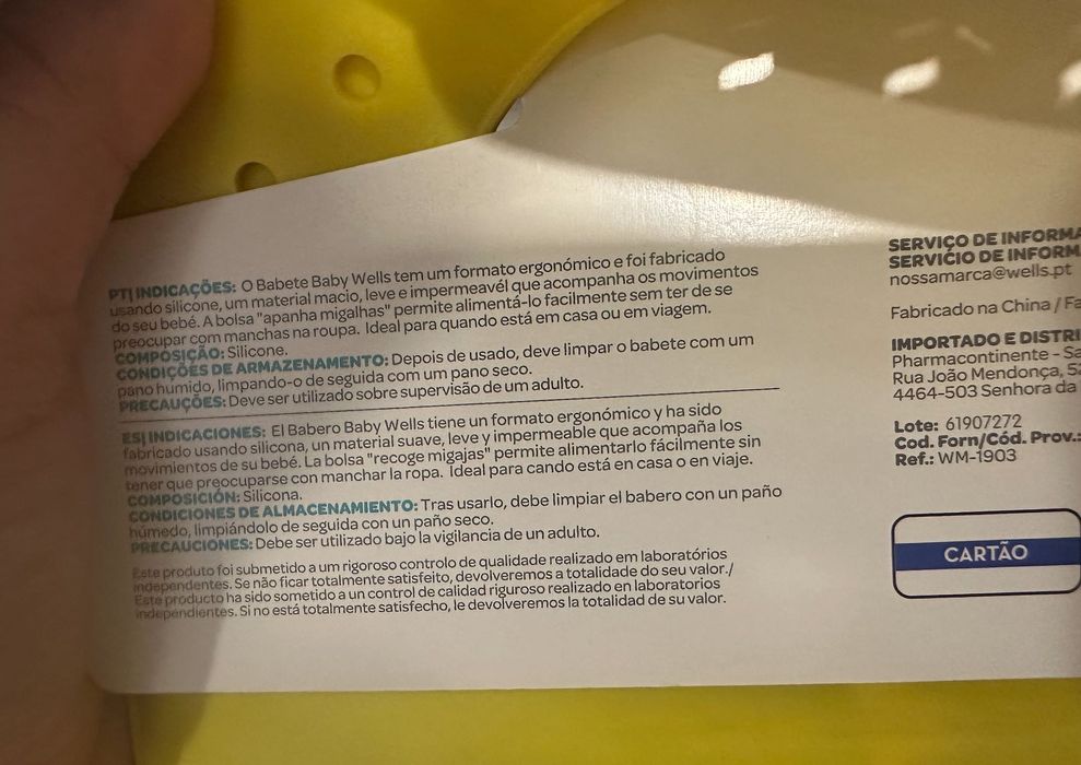 Babete Amarelo de Silicone Novo