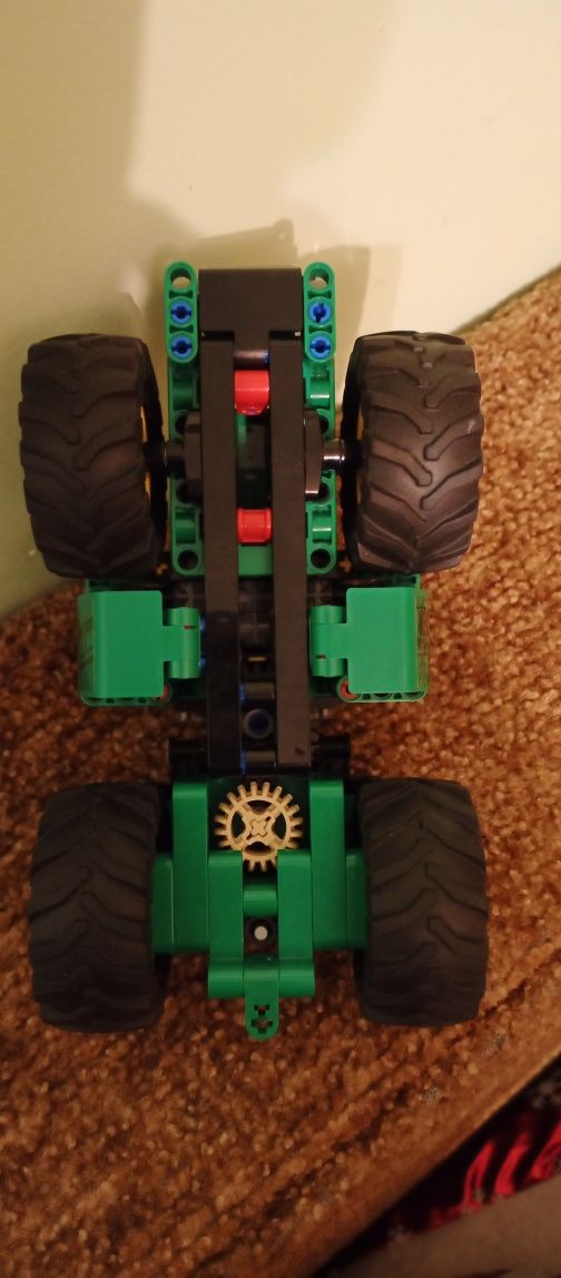 Lego Technic JOHN DEERE Складений!!