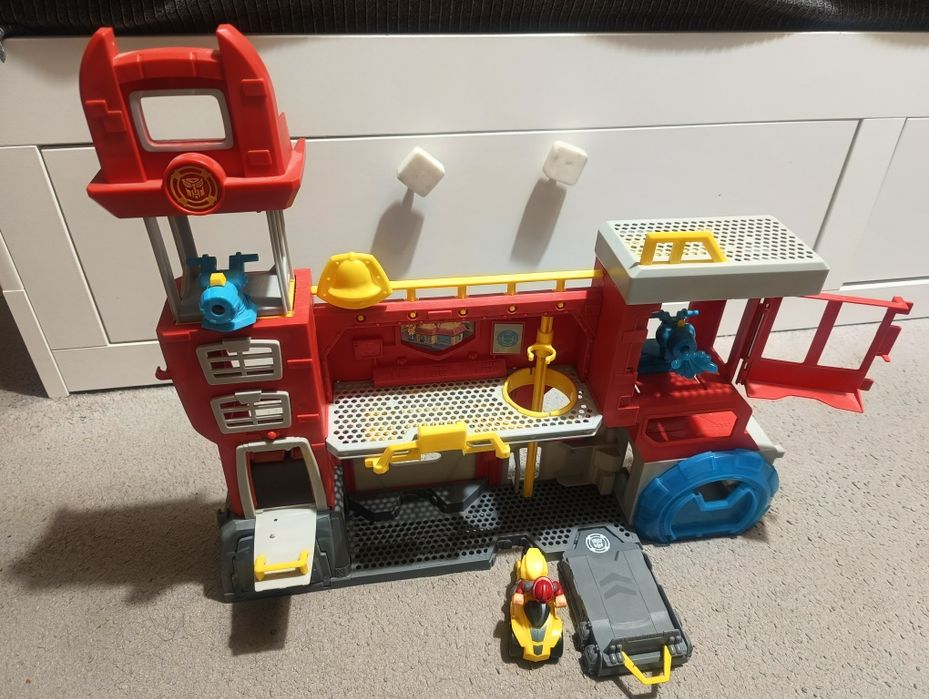 Baza (remiza strażacka) z bajki Transformers Rescue Bots
