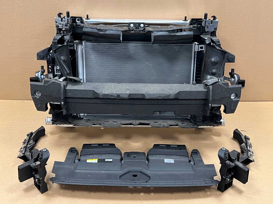 AUDI Q8 4M8 Телевізор передня панель