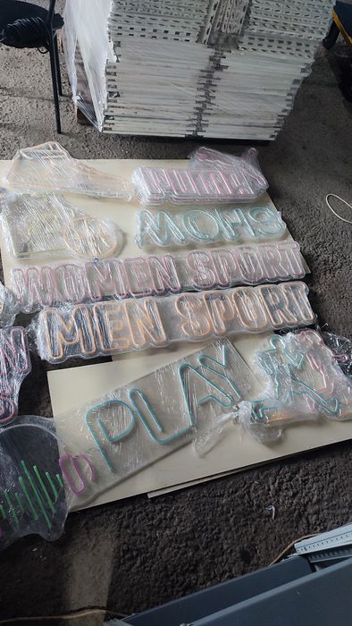 Неоновая реклама