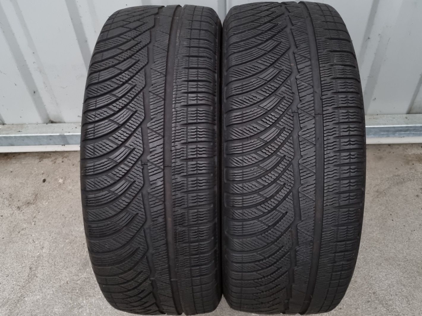 Opony używane ZIMOWE 245/45/18 Michelin 230zł/2szt.