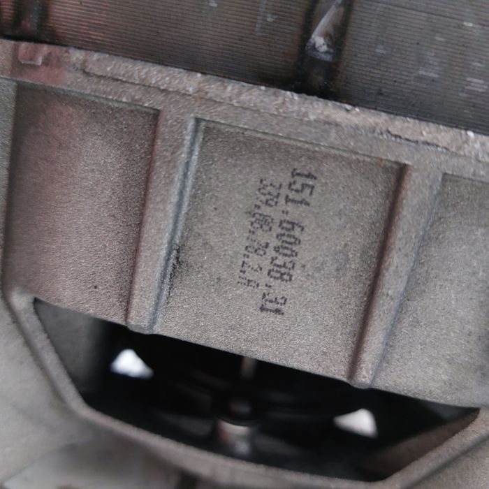 двигатель от стиральной машины Bosch.