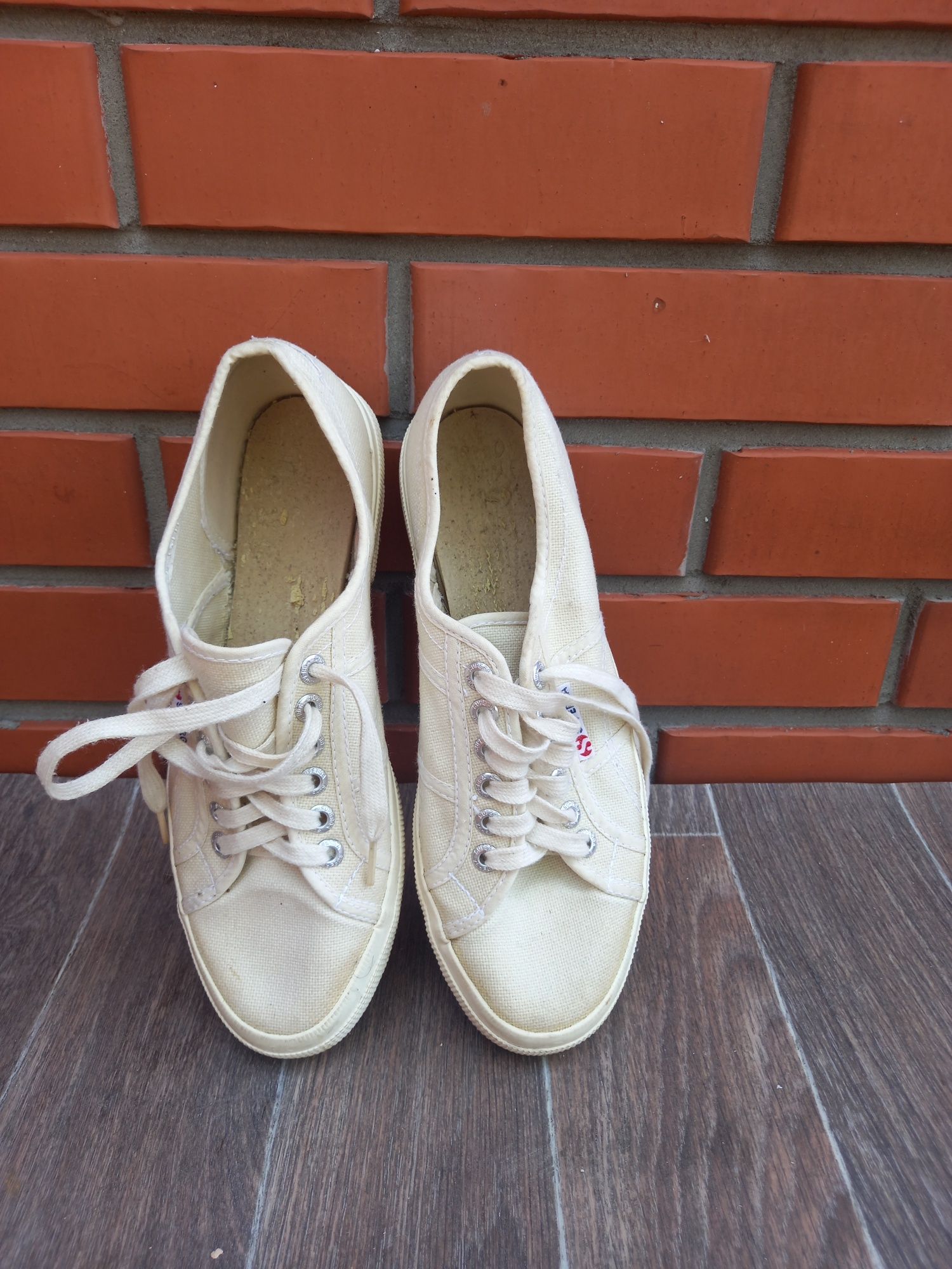 Продам женские кеды-40размера бренда SUPERGA