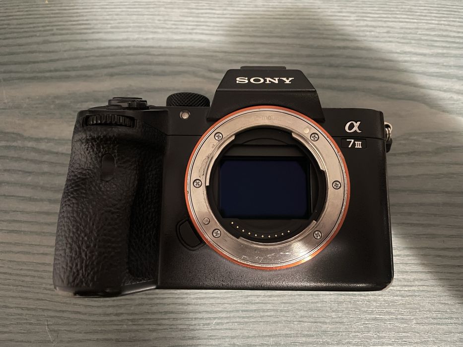 Aparat Sony a7 III + obiektyw 24-70 2.8FE SAMYANG + 5 baterii + 2 SD