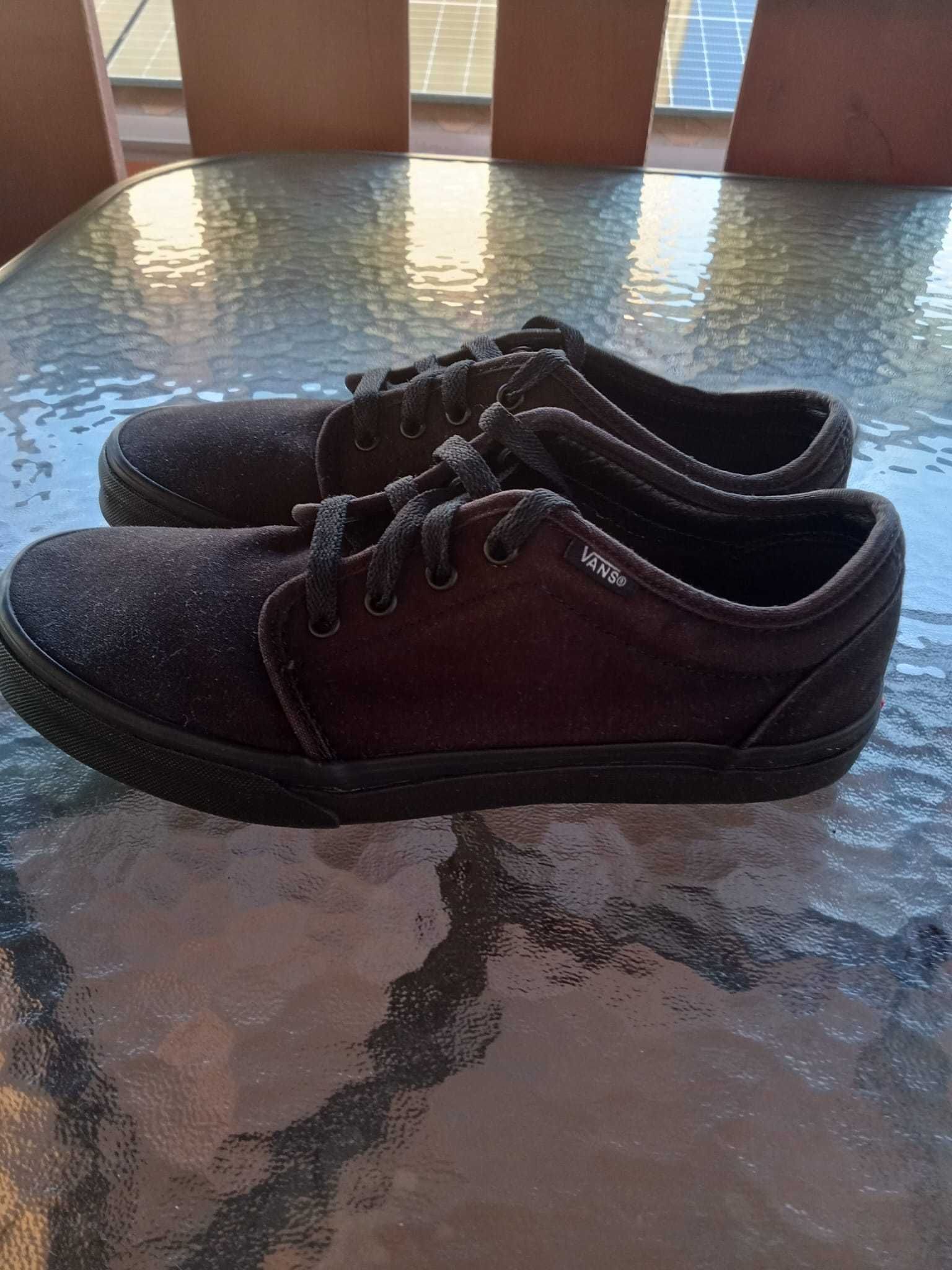 Buty Vans czarne rozmiar 39 stan b. Dobry
