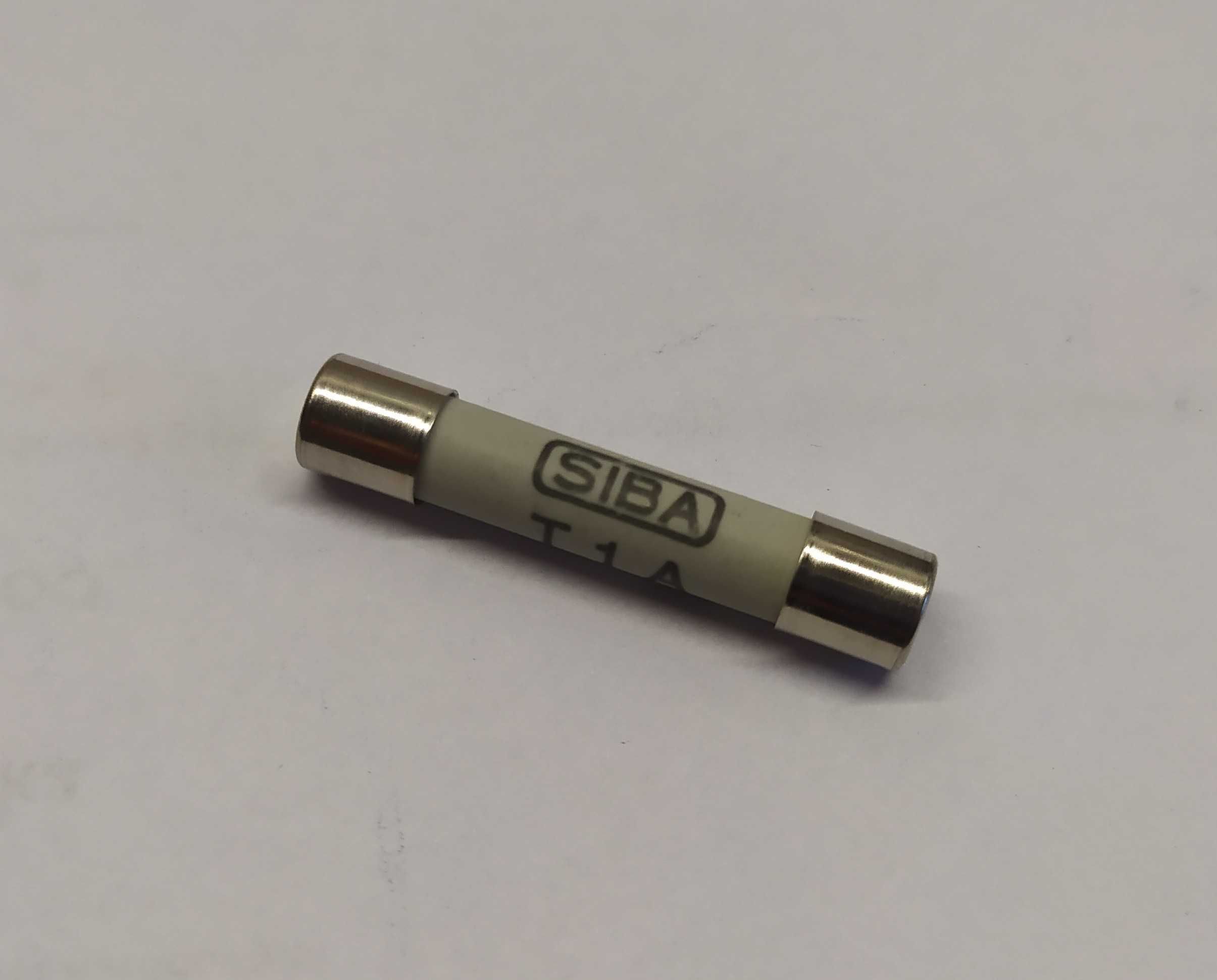 Bezpieczniki SIBA zestaw: 20szt. x 1A + 10szt. x 10 A