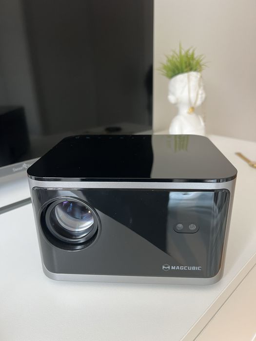 Projetor marca magcubic 580ANSI 4K 1080P