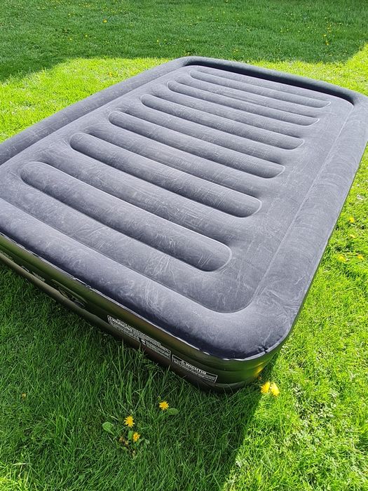 Łóżko dmuchane samopompujące