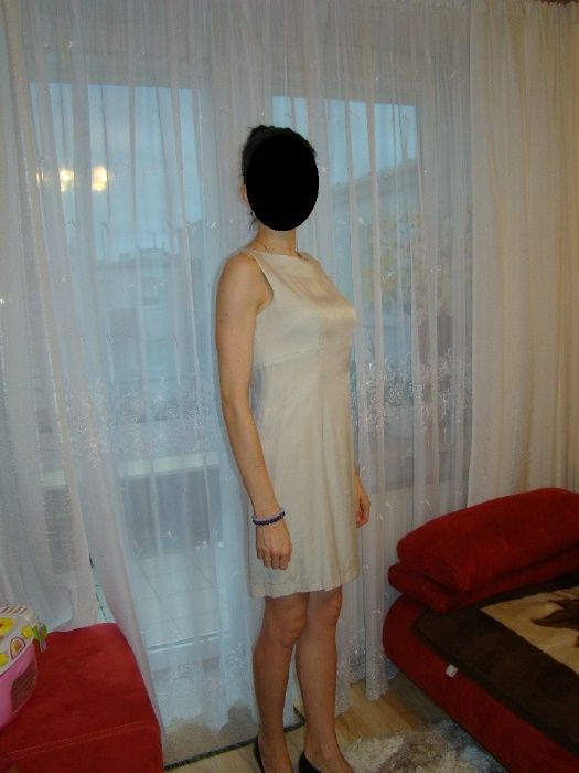 Beżowa princeska sukienka 38