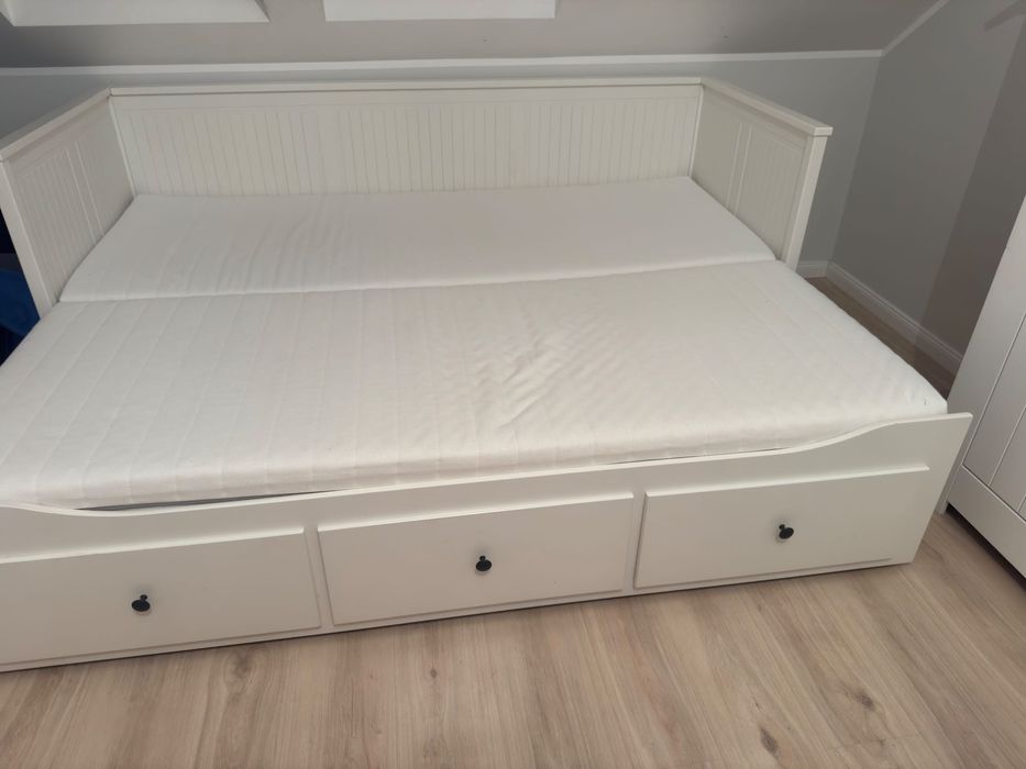 Łóżko Ikea Hemnes z dwoma materacami