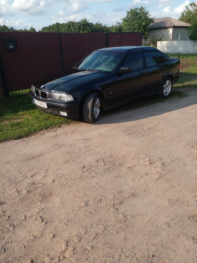Продам е36 м51 25тді в гарному стані 1994р 3100.