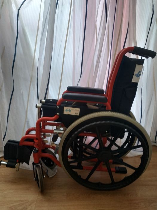 Коляска кресло инвалидное складывается для детей/подростков