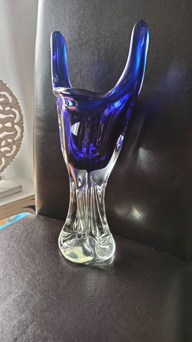 Elegancki wazon, który przyciąga wzrok kobalt